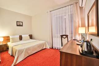 Отель Hotel Kantoria Тарнув Двухместный номер «Комфорт» с 1 кроватью или 2 отдельными кроватями-4